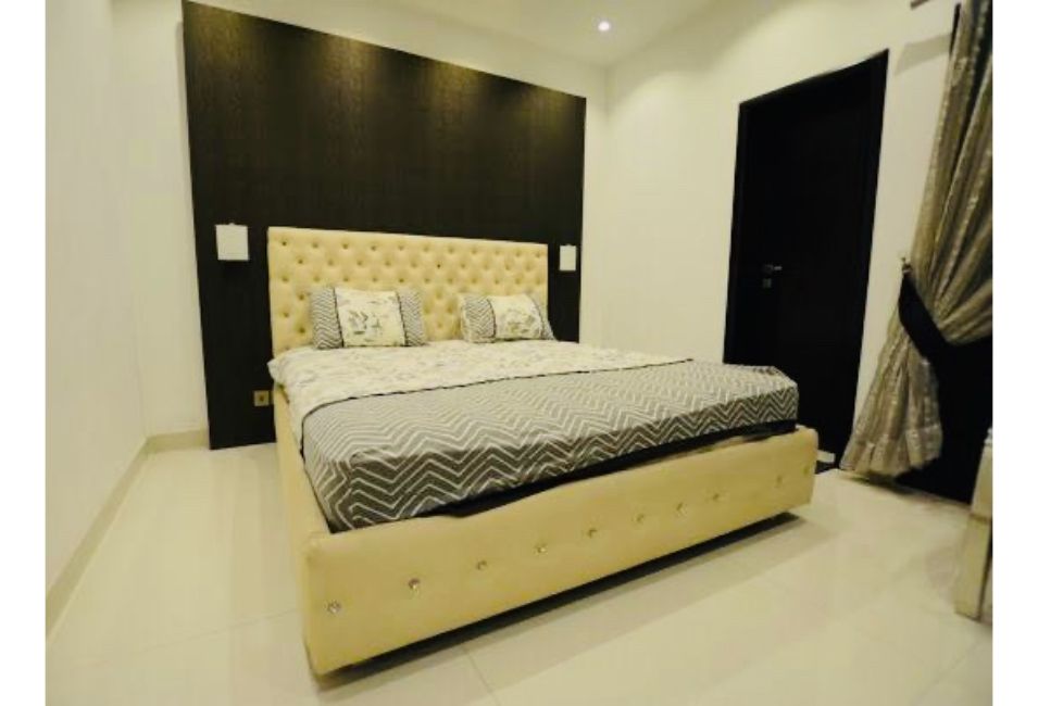 Luxury 5 bedrooms Golf View Suites